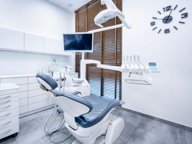 Fotel dentystyczny w gabinecie stomatologicznym M.Dent w Olsztynie